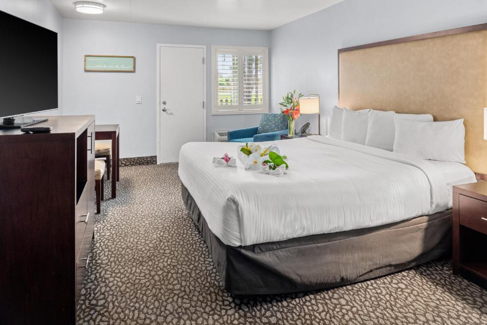 Standard King Room interior
